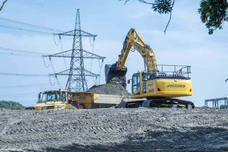 Jones Bros Civil Engineering UK undertaking work at the Thorpe Marsh battery energy storage system in Doncaster